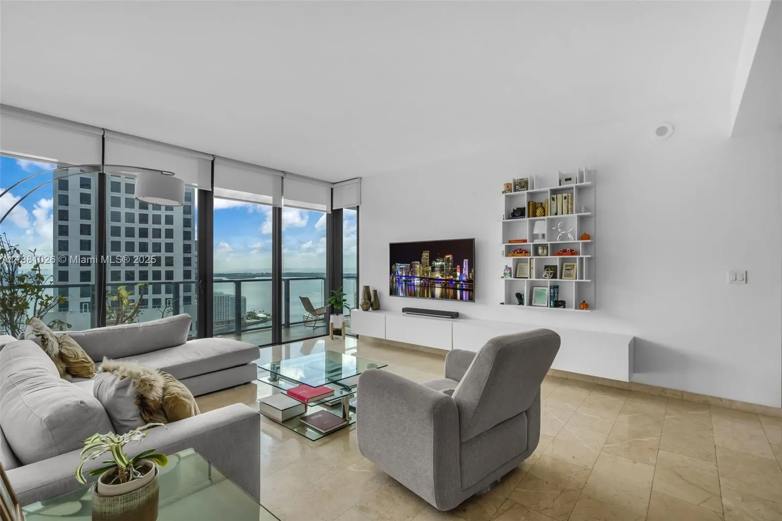 68 SE 6th st, #3403