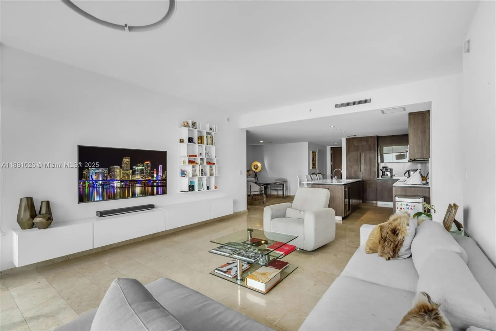 68 SE 6th st, #3403