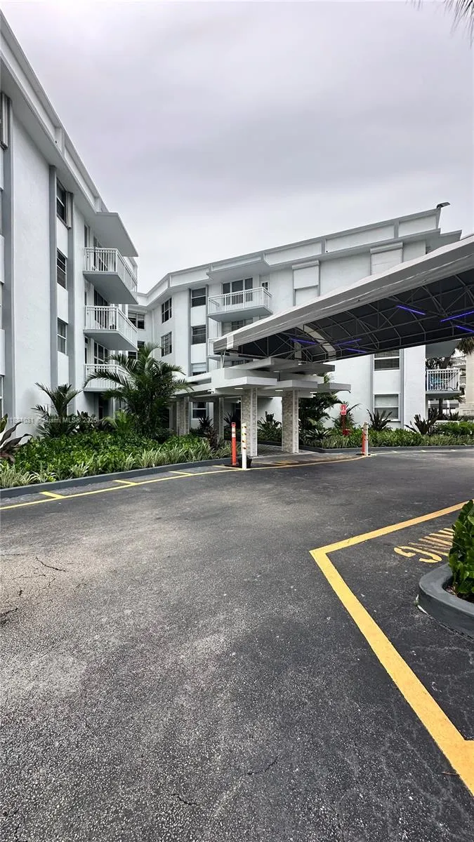 1913 S Ocean Dr, #410