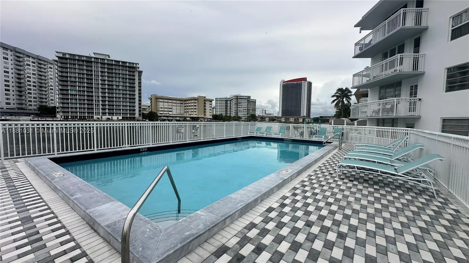 1913 S Ocean Dr, #410