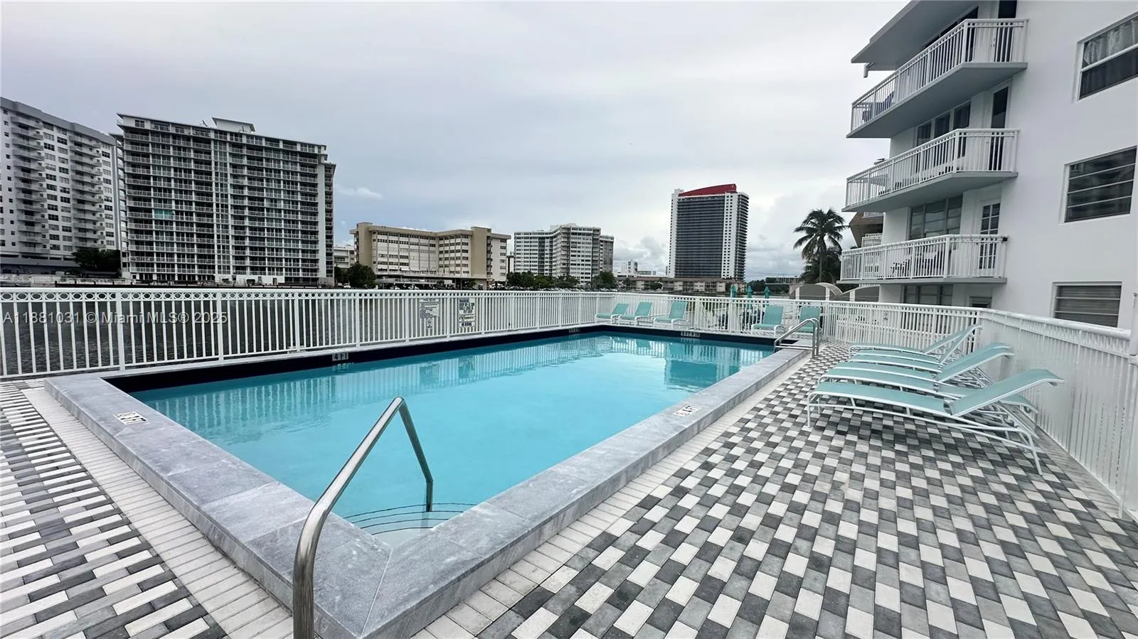 1913 S Ocean Dr, #410