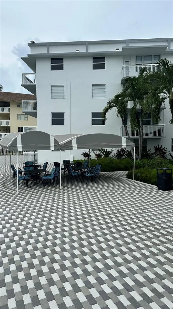 1913 S Ocean Dr, #410