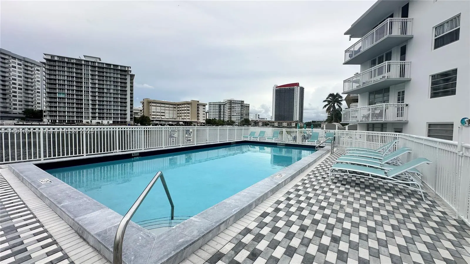 1913 S Ocean Dr, #410