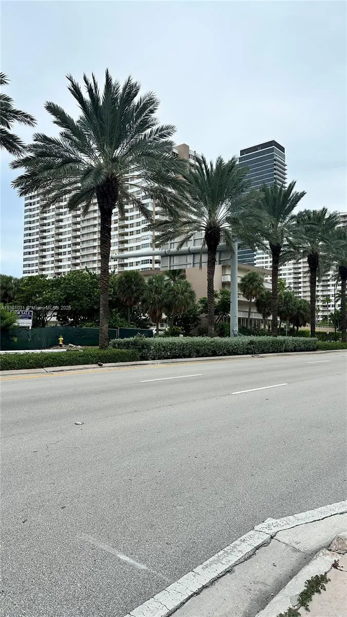 1913 S Ocean Dr, #410