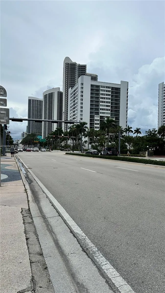 1913 S Ocean Dr, #410