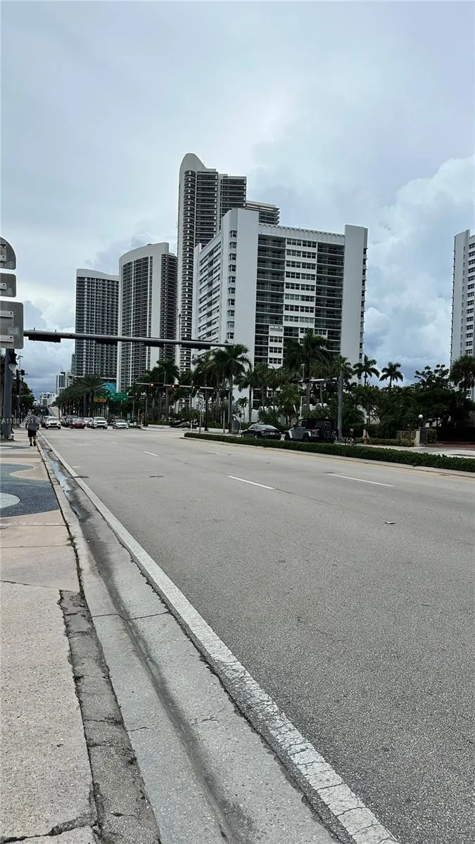 1913 S Ocean Dr, #410