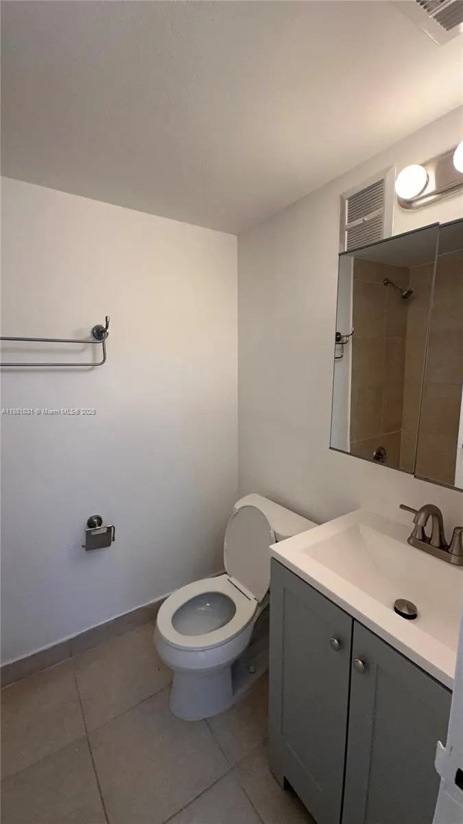 1913 S Ocean Dr, #410