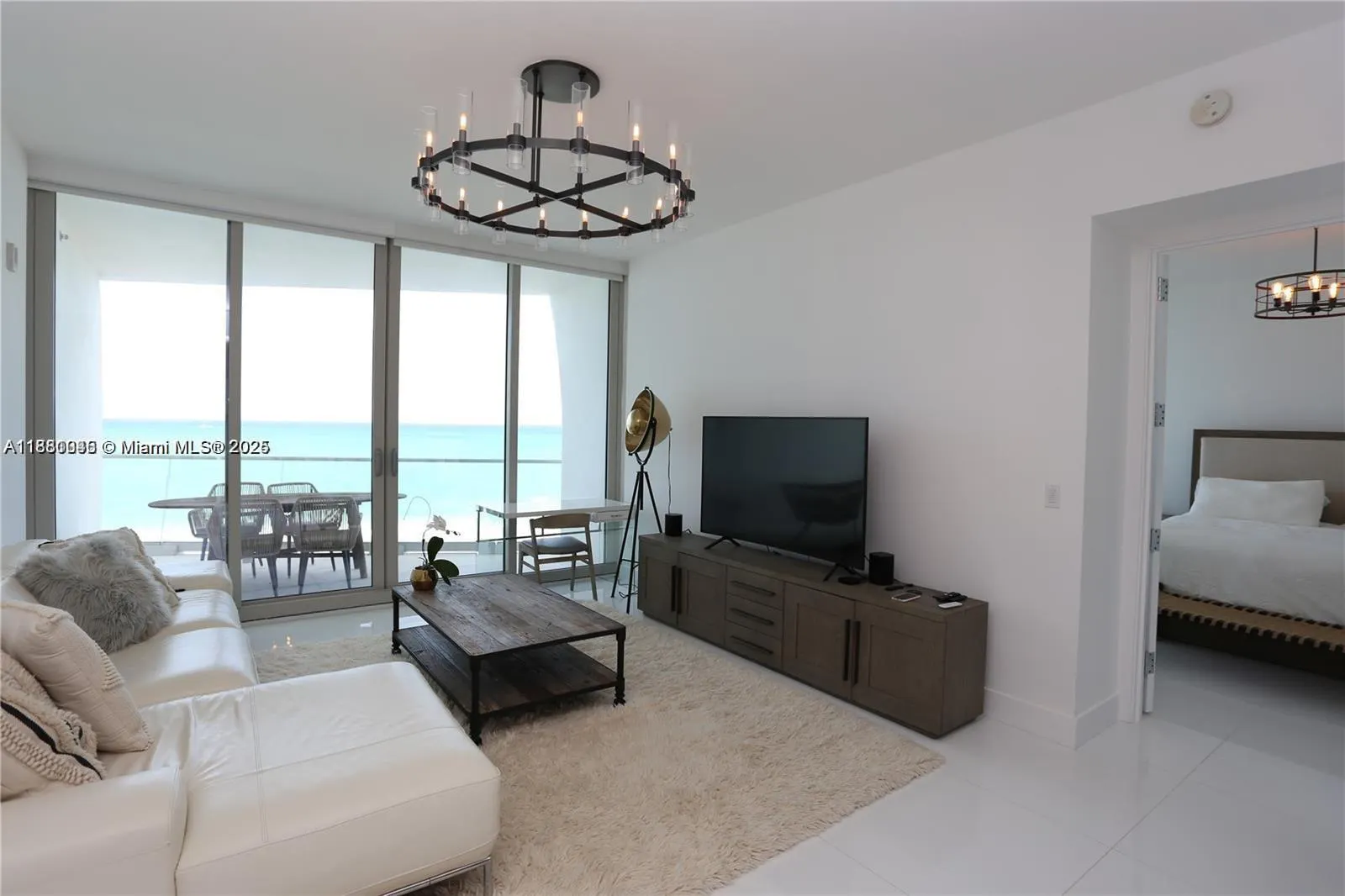 16901 Collins Ave, #904