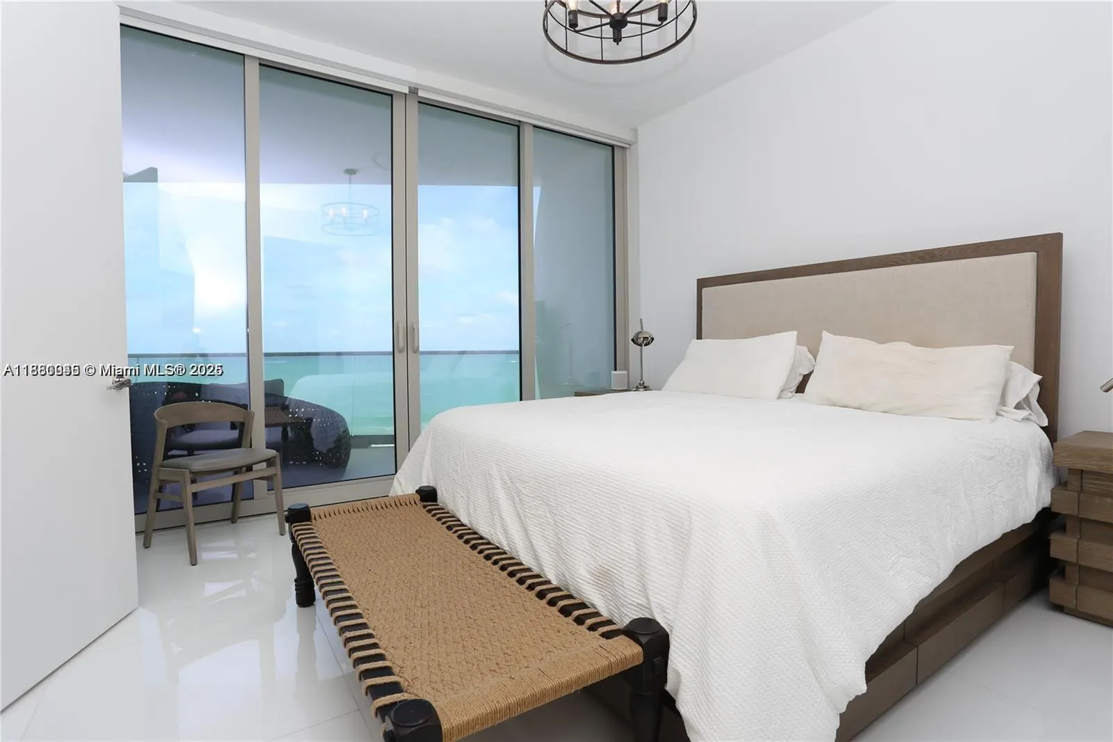 16901 Collins Ave, #904