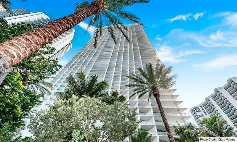 16901 Collins Ave, #904