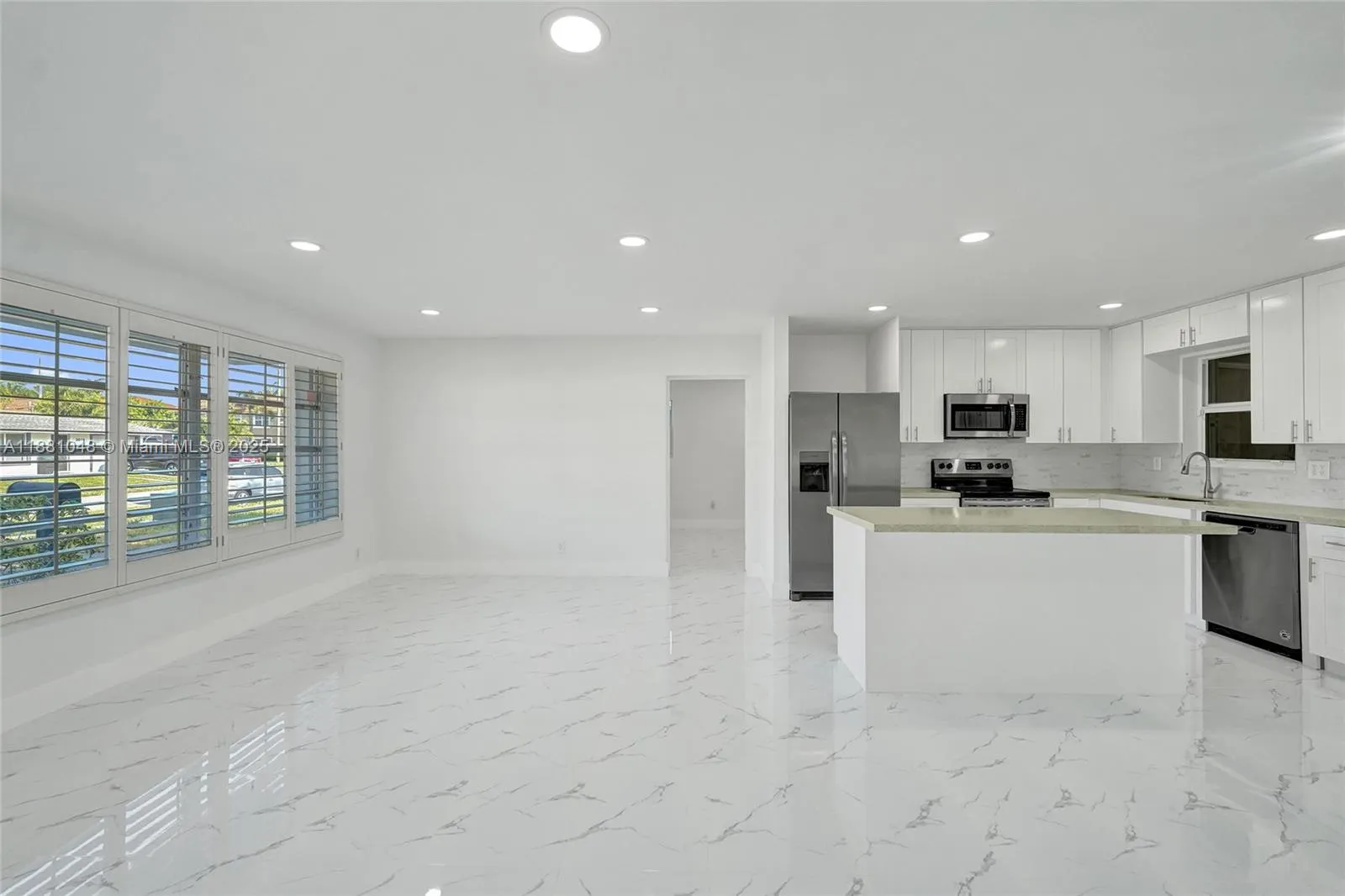 2015 N 58th Ave