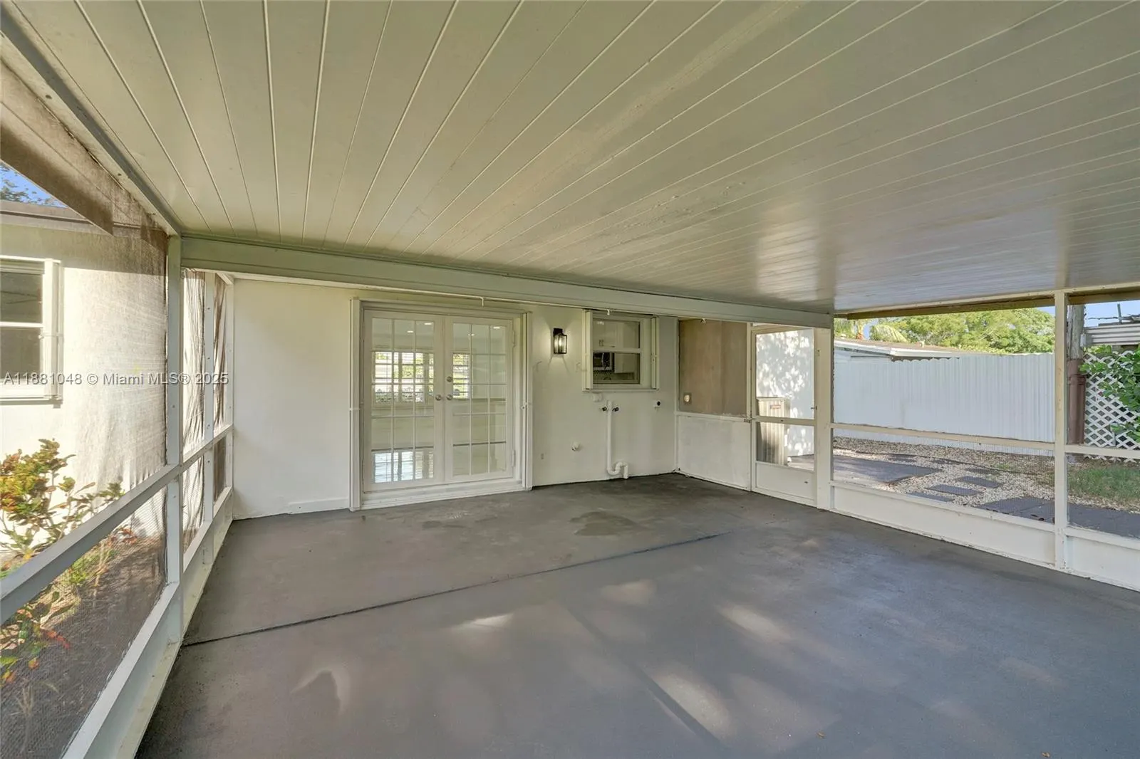2015 N 58th Ave