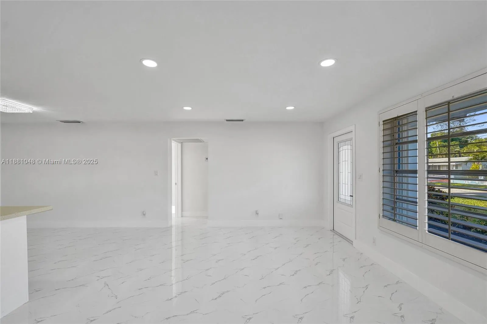 2015 N 58th Ave