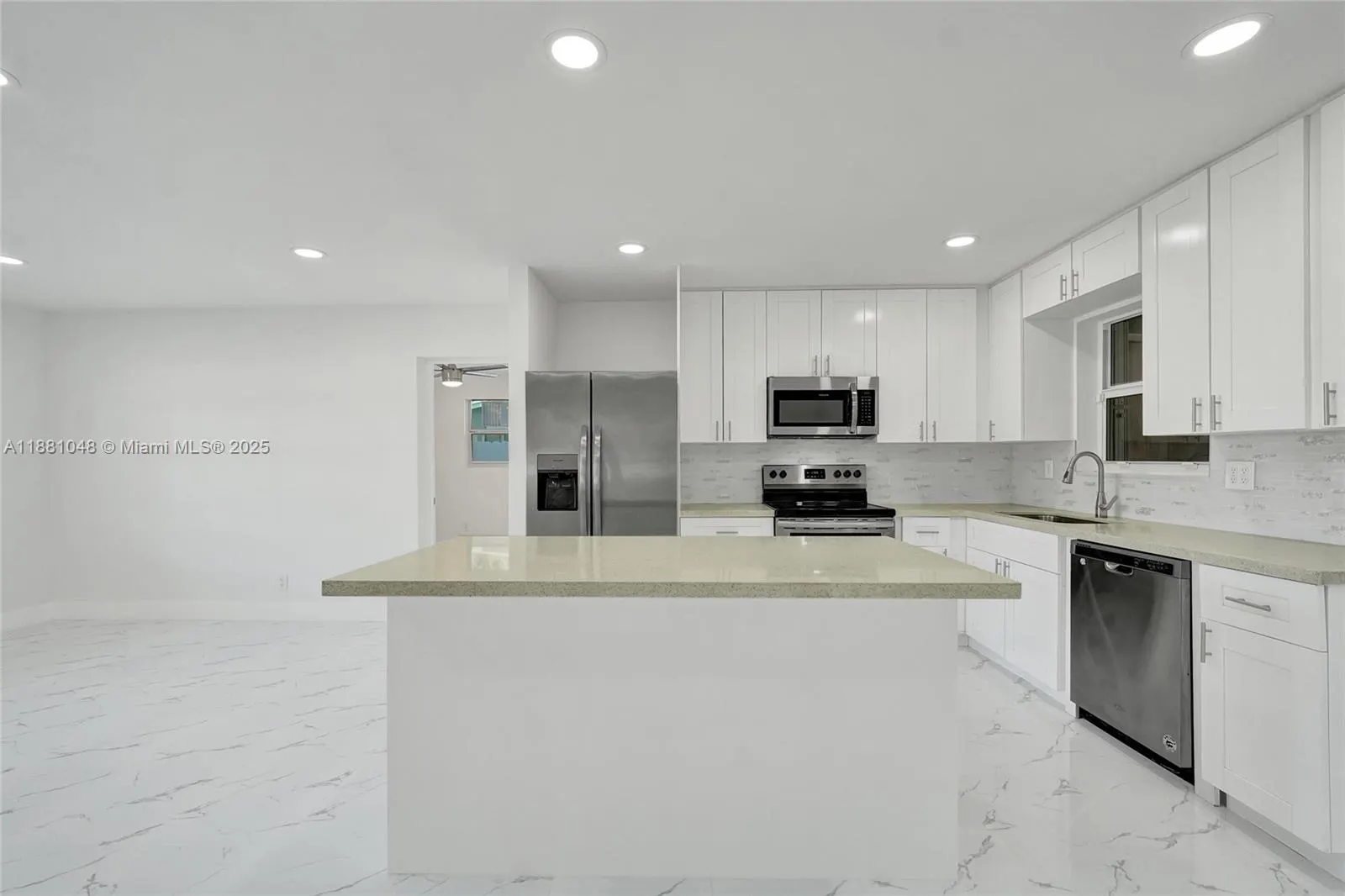 2015 N 58th Ave