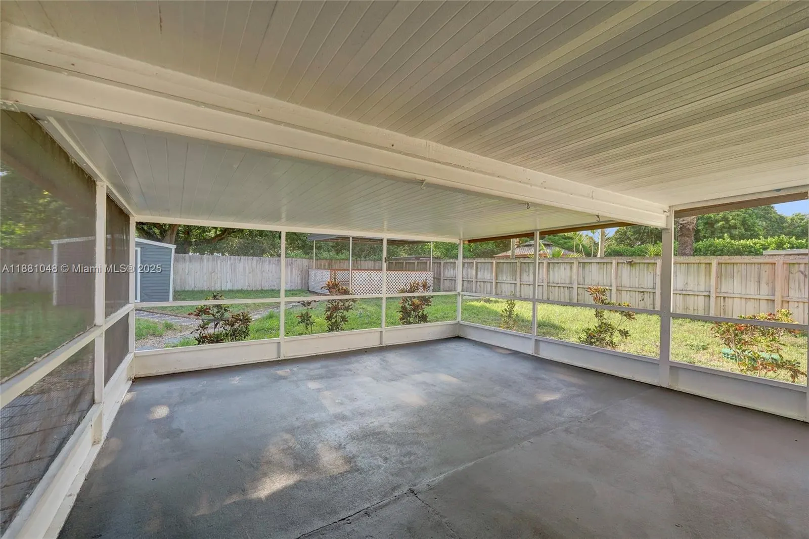 2015 N 58th Ave