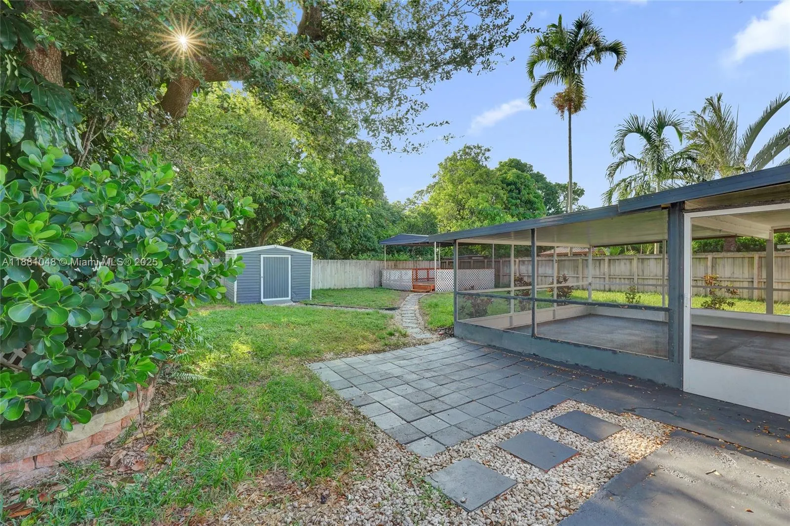 2015 N 58th Ave