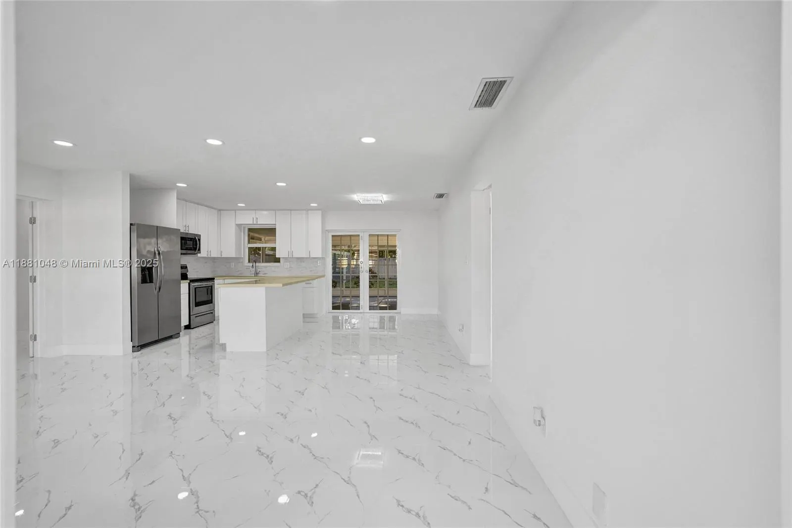 2015 N 58th Ave