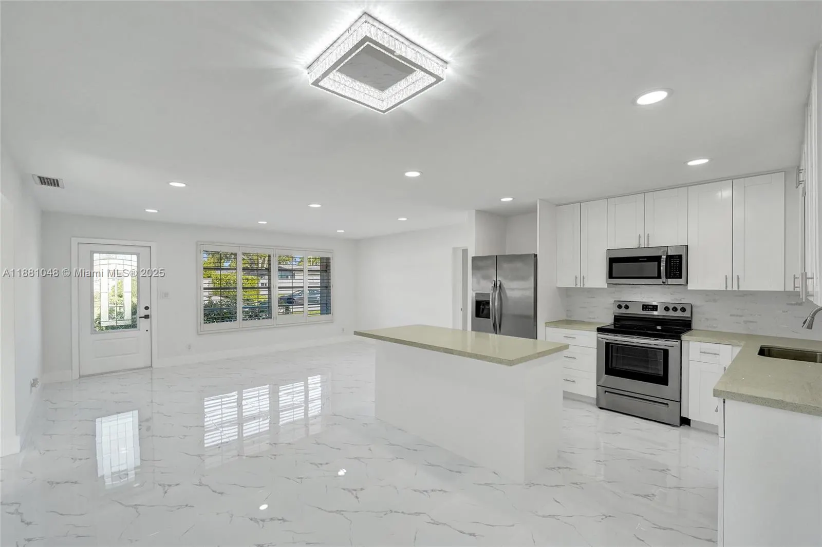 2015 N 58th Ave