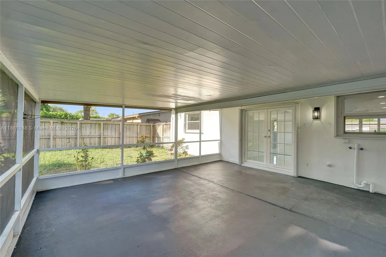 2015 N 58th Ave