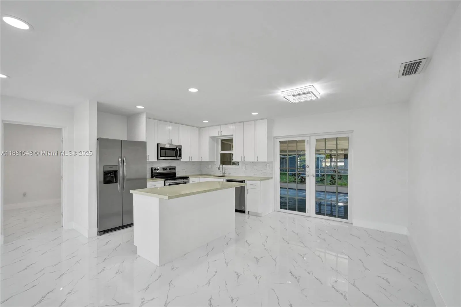 2015 N 58th Ave