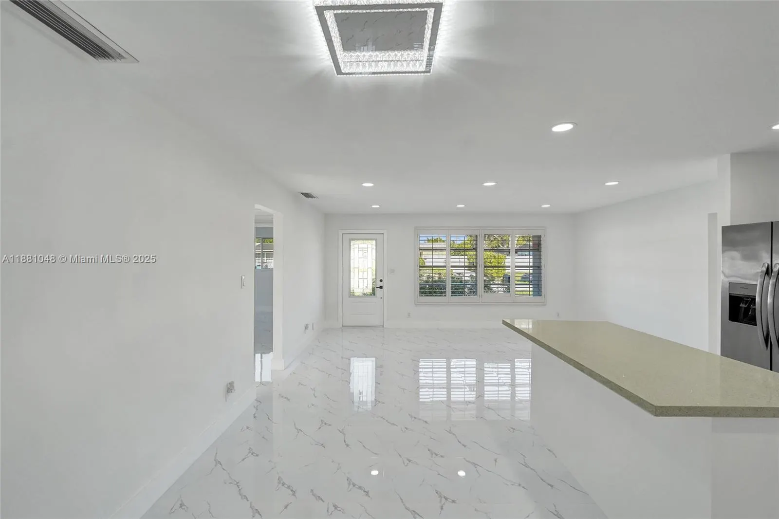 2015 N 58th Ave