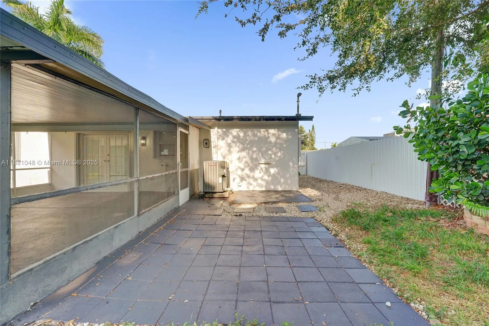 2015 N 58th Ave