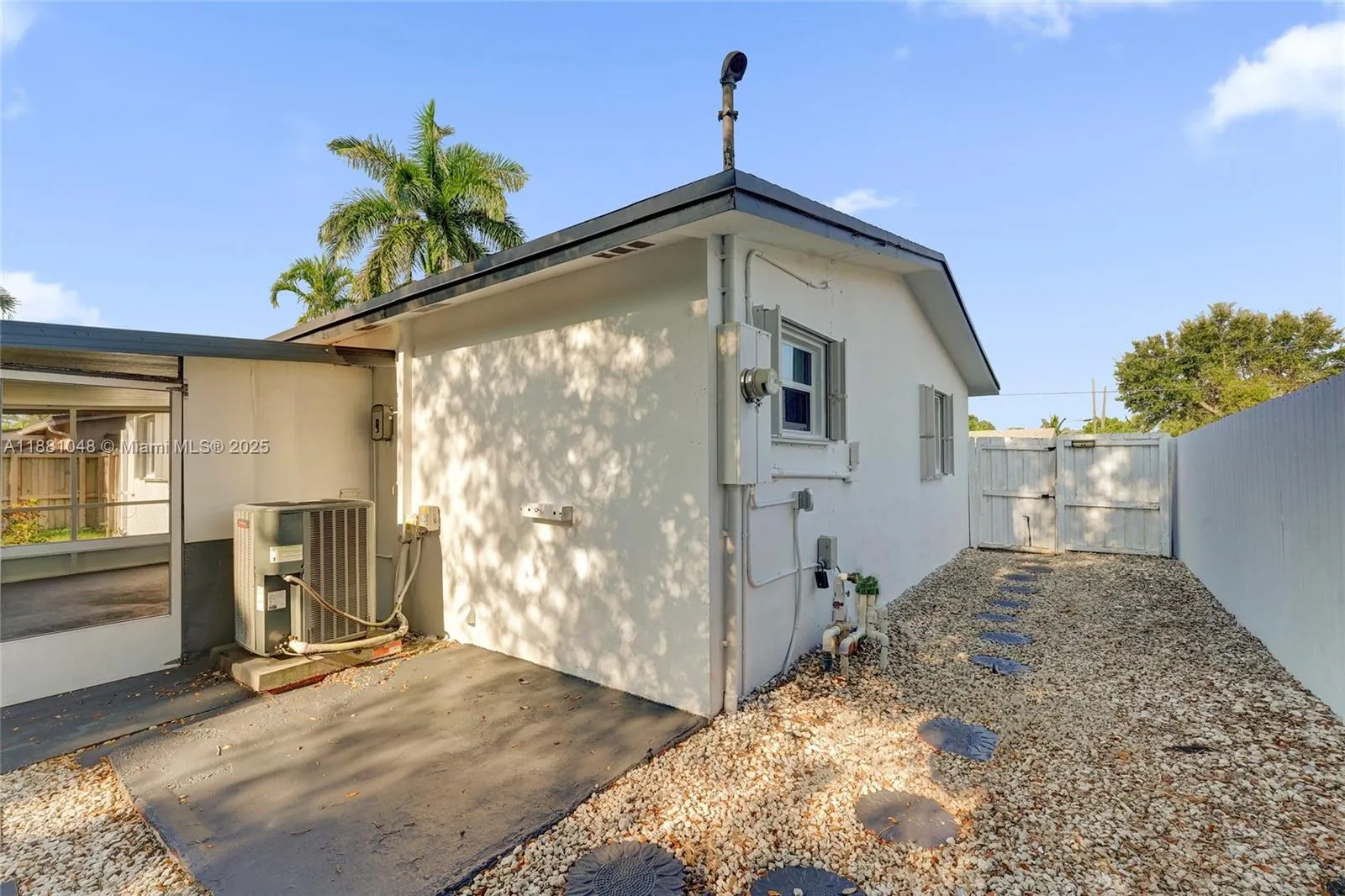 2015 N 58th Ave