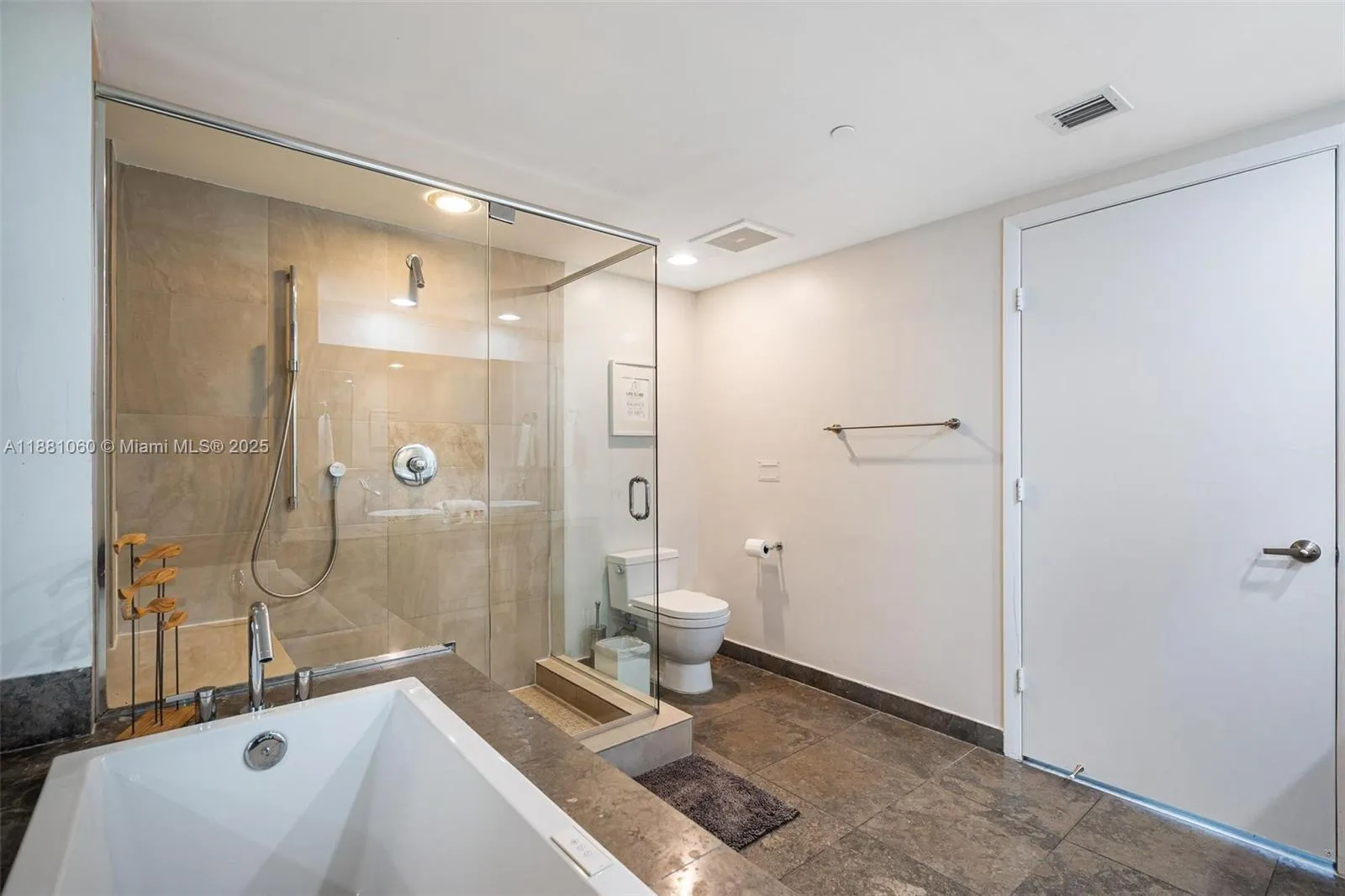 485 Brickell Ave, #3308