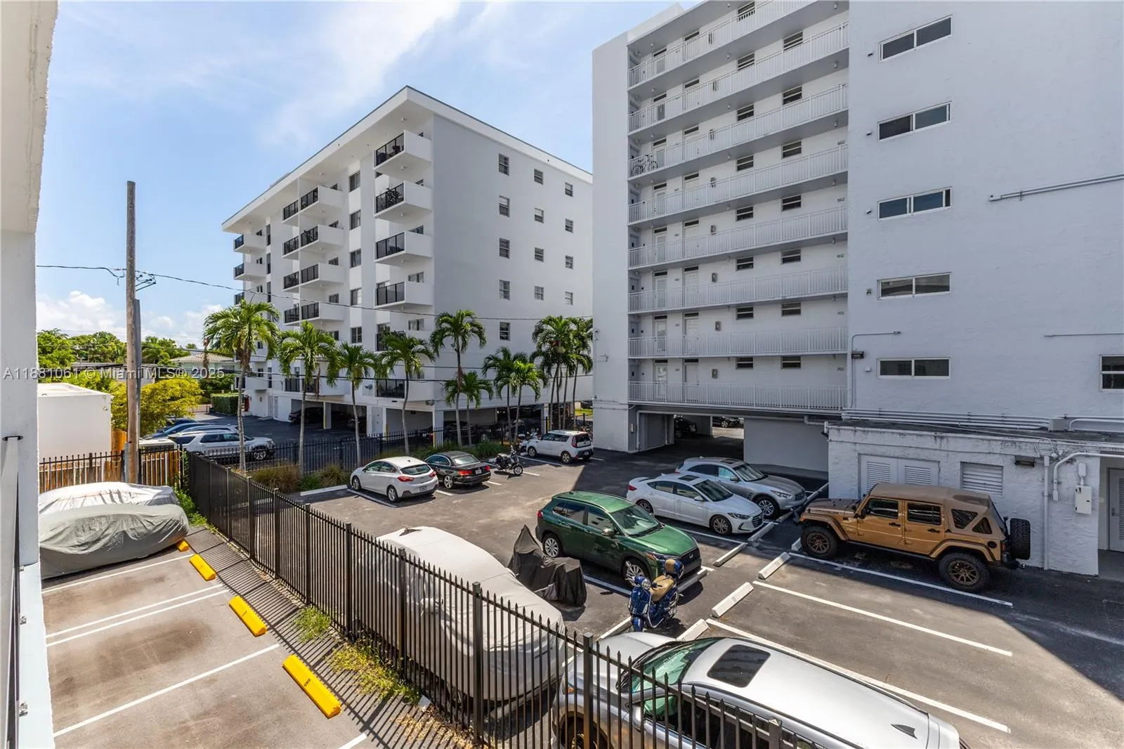 1033 Lenox Ave, #205
