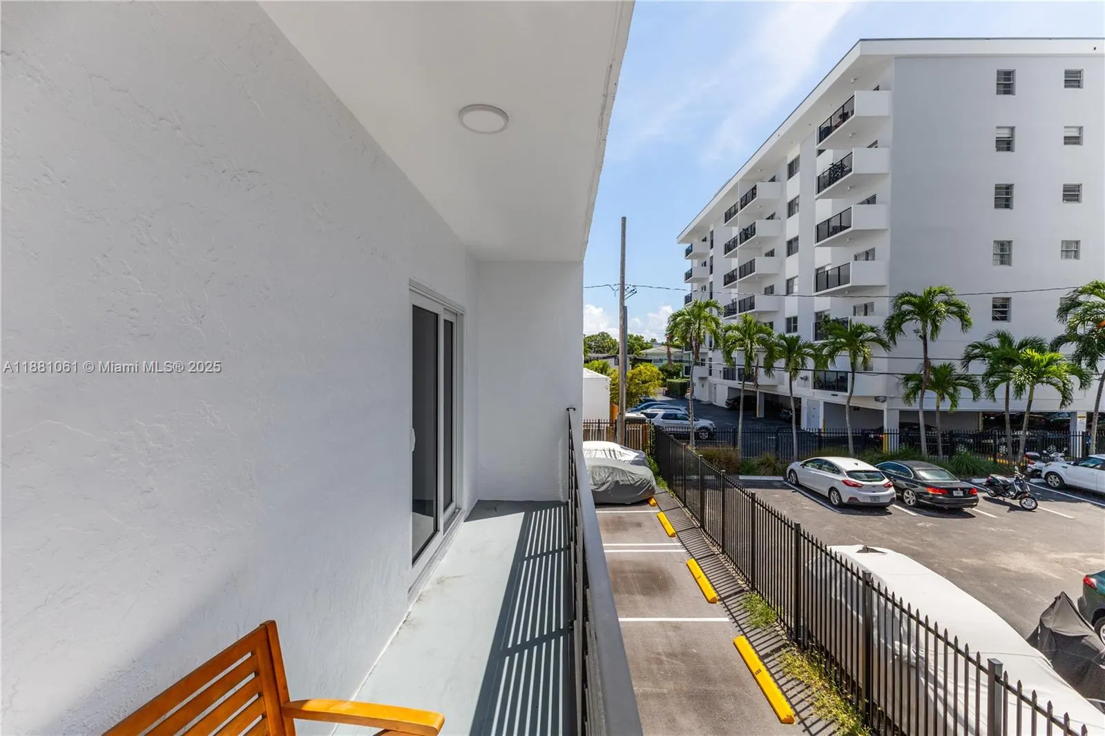 1033 Lenox Ave, #205