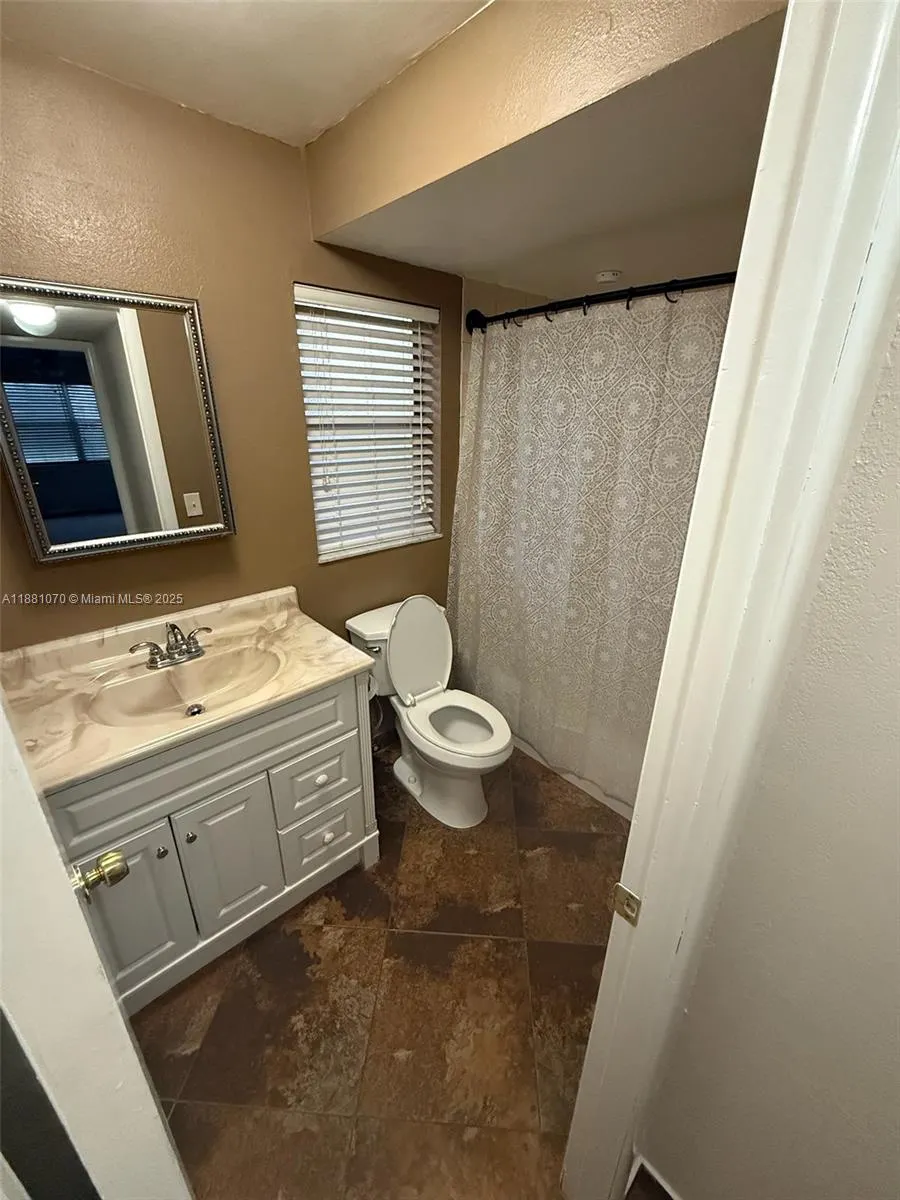 9620 Sunrise Lakes Blvd, #205