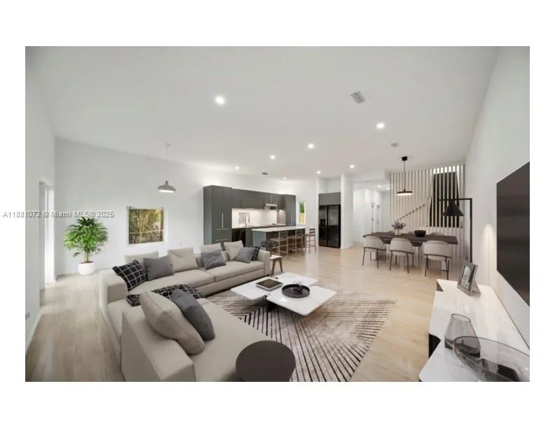3437 NW 9th Ct, #3437