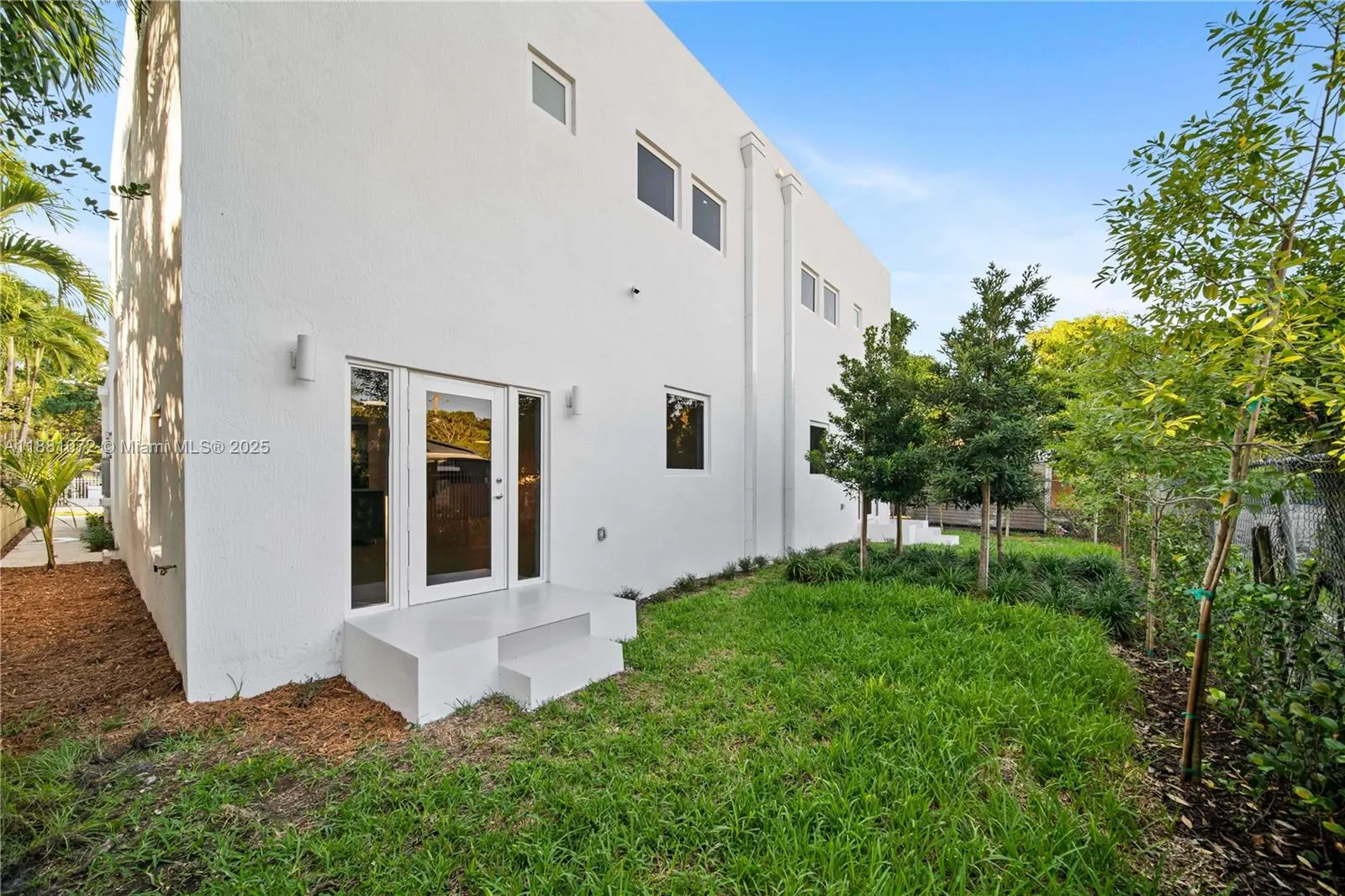 3437 NW 9th Ct, #3437