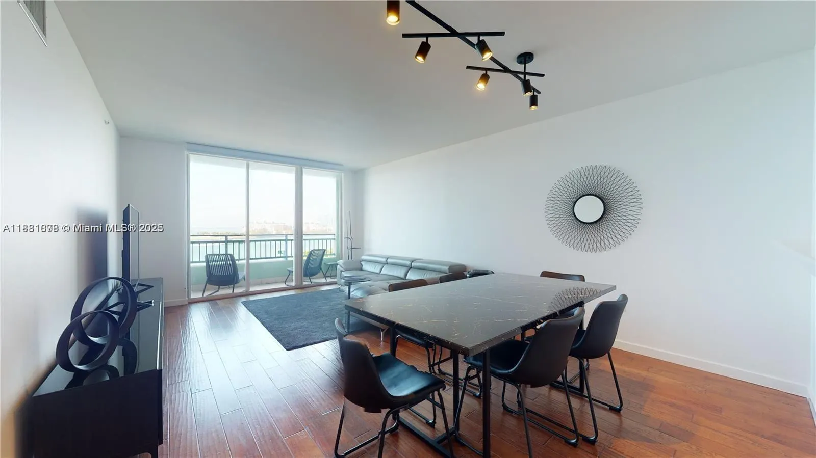 90 Alton Rd, #908