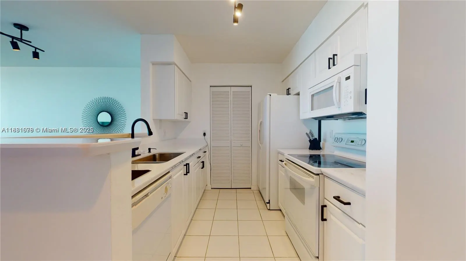 90 Alton Rd, #908