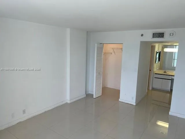 6767 Collins Ave, #904