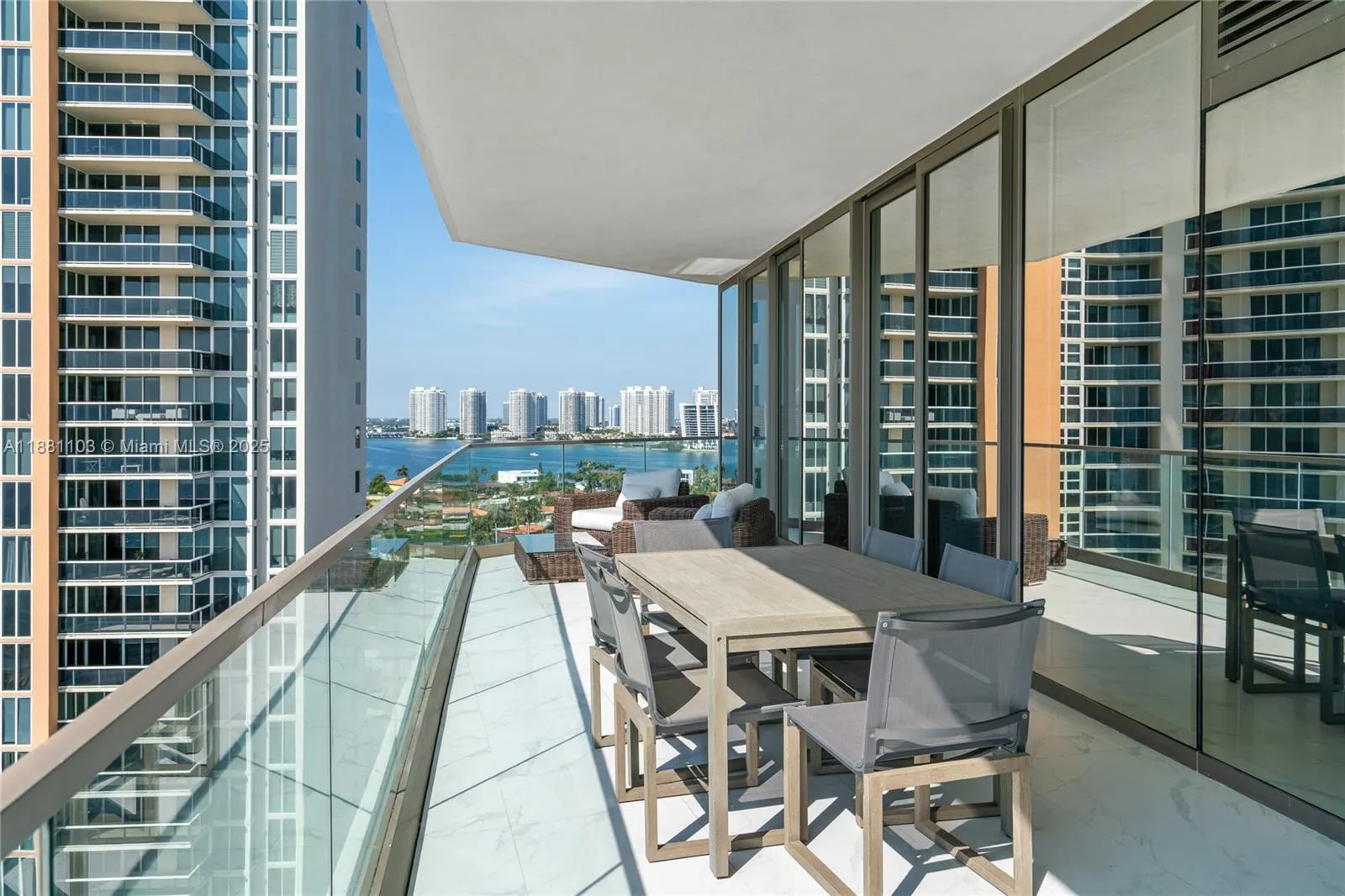 18975 Collins Ave, #1104