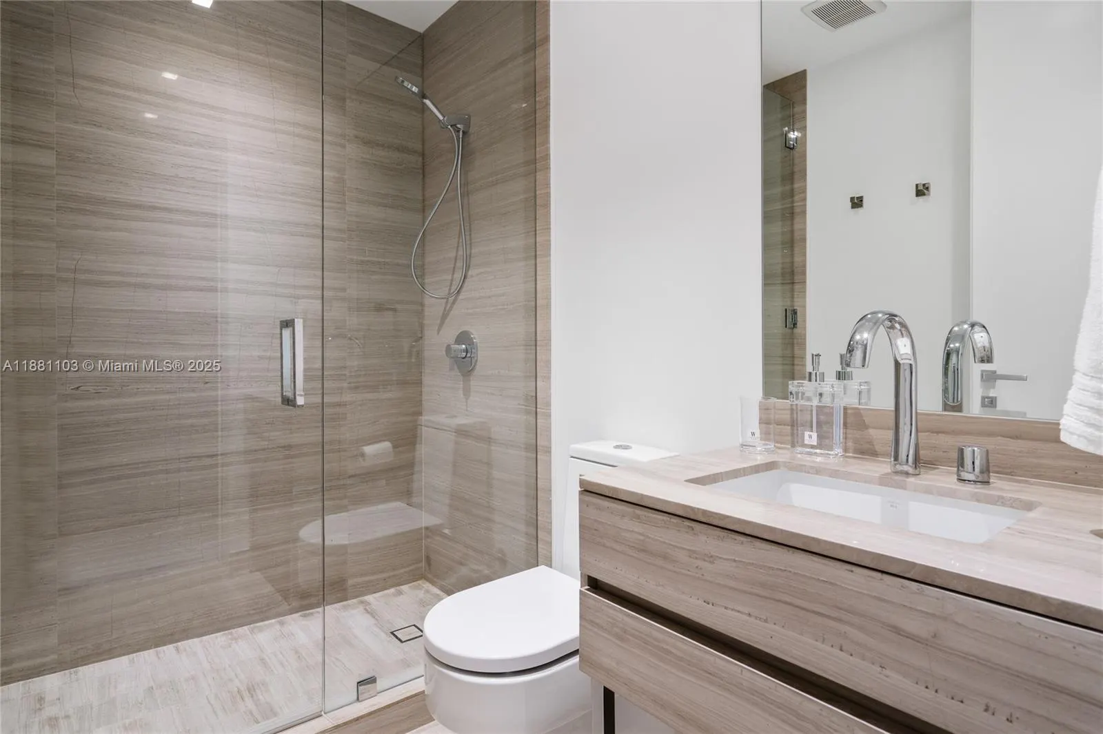18975 Collins Ave, #1104