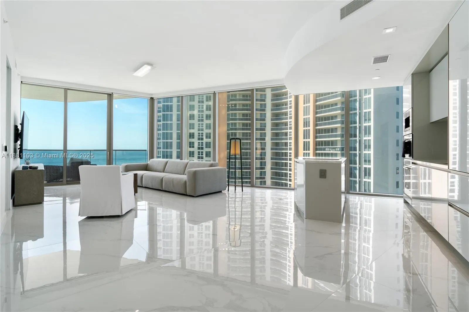 18975 Collins Ave, #1104