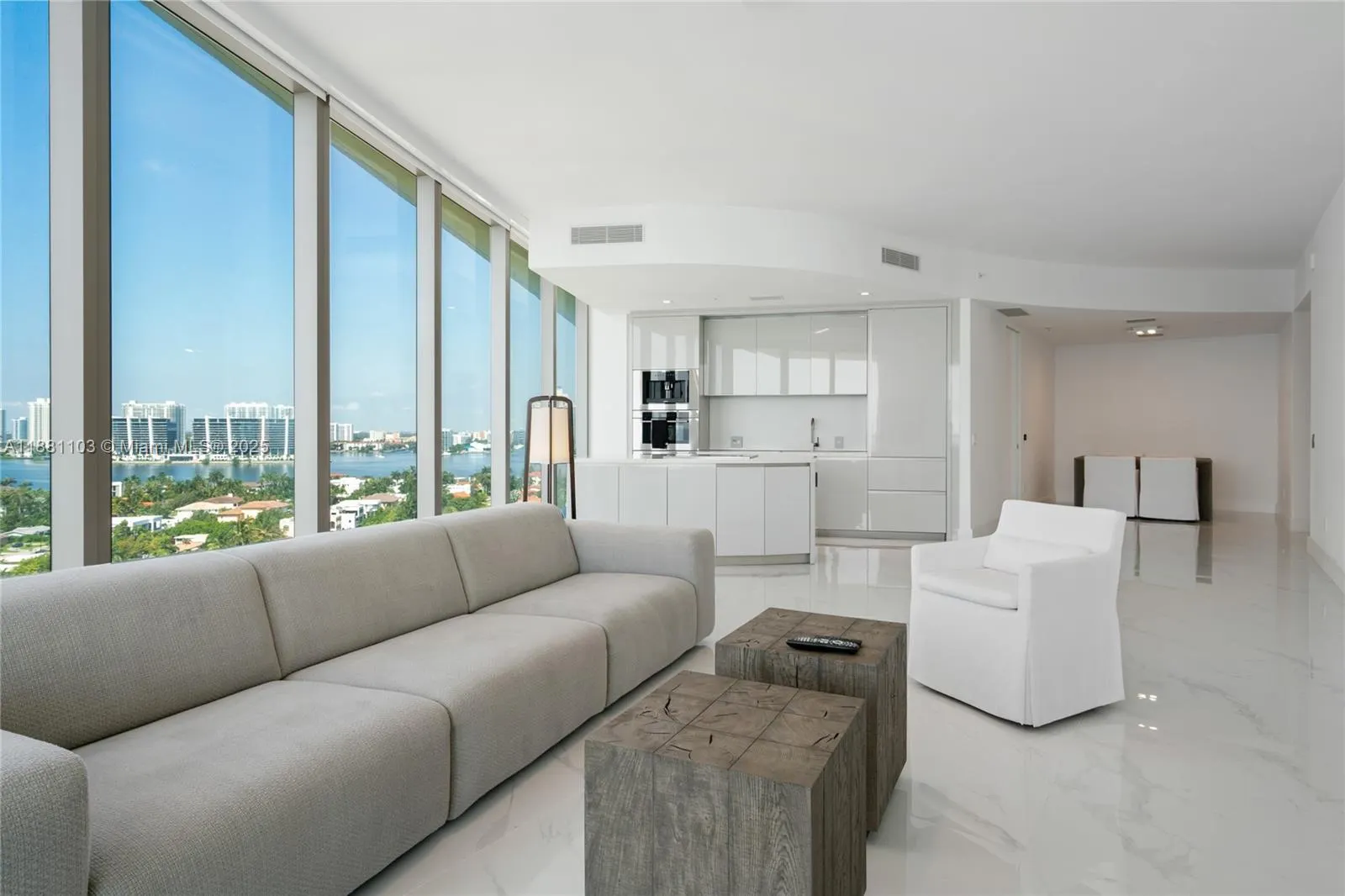 18975 Collins Ave, #1104
