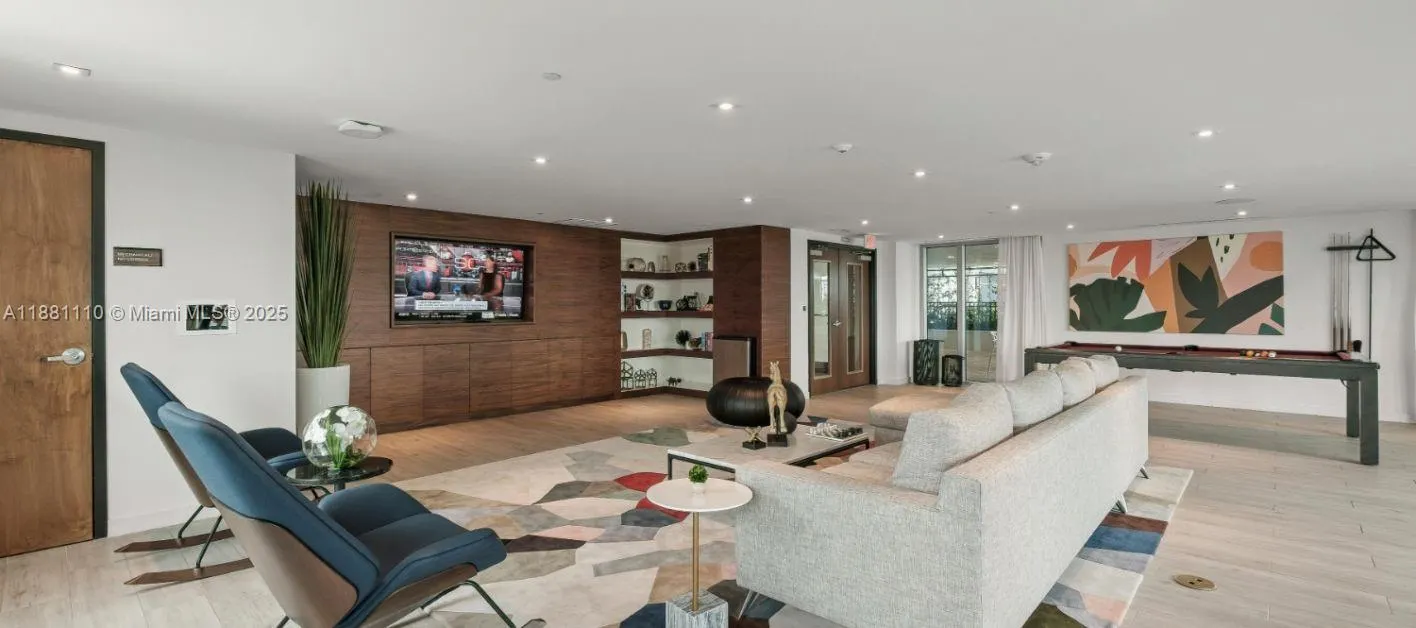591 Evernia  Sreet, #B2