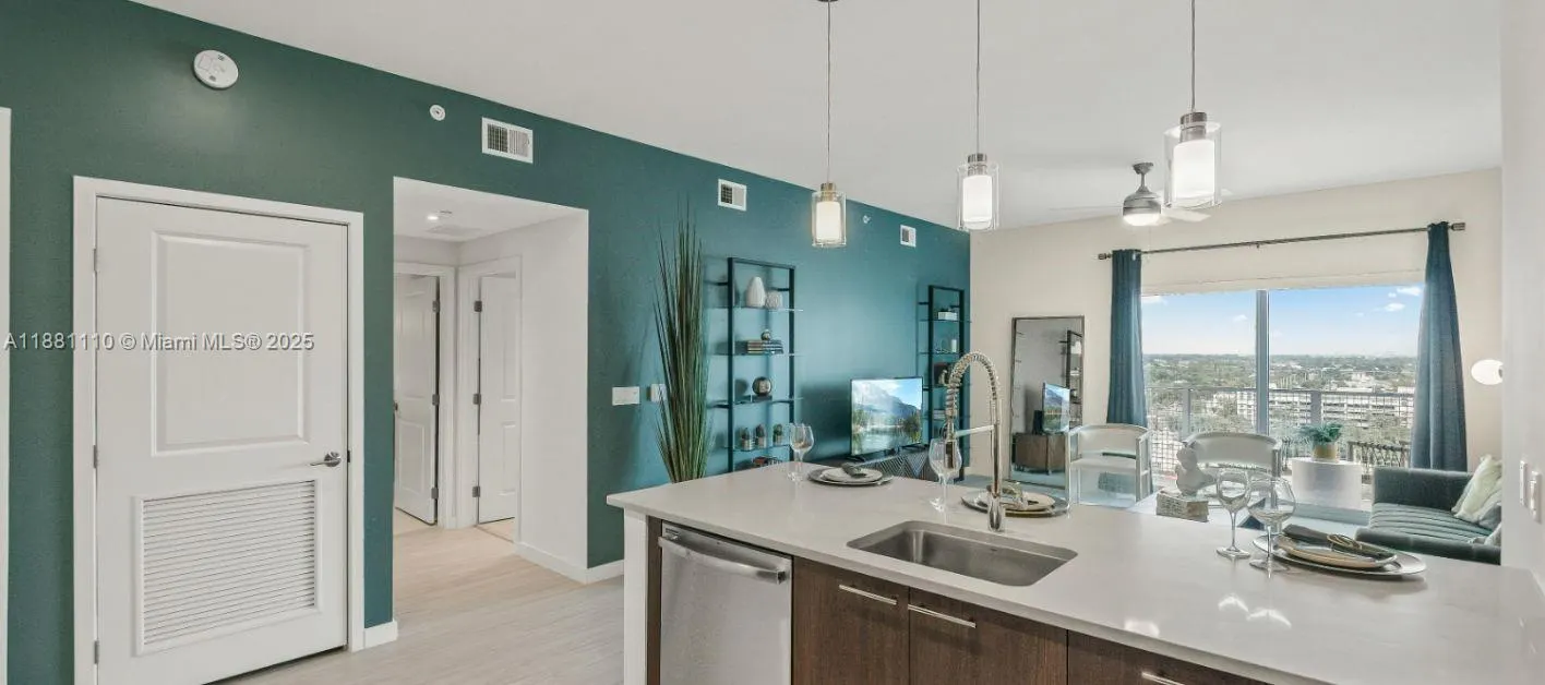591 Evernia  Sreet, #B2