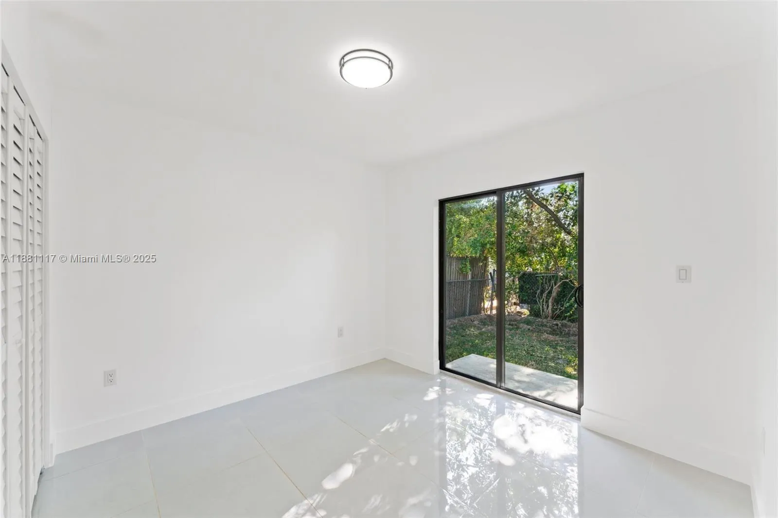 1556 NW 68th Ter