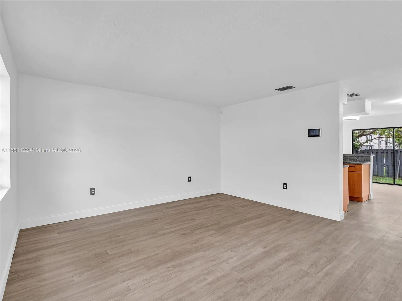 3911 SW 52nd Ave, #4-1