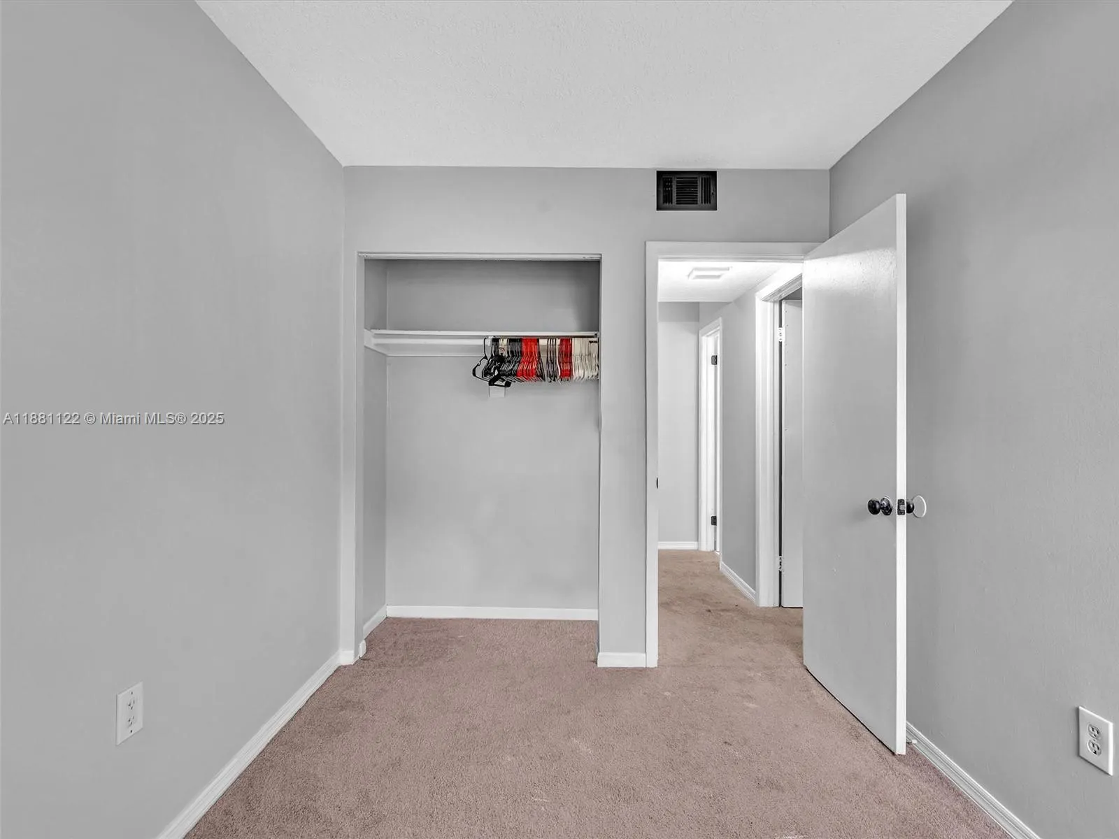 3911 SW 52nd Ave, #4-1