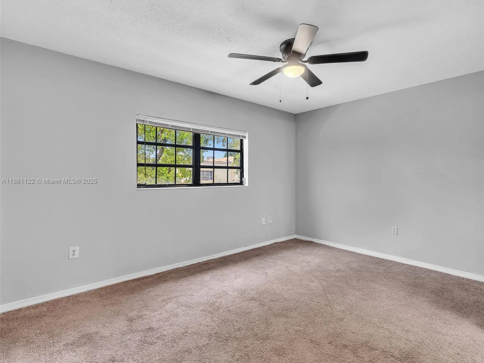 3911 SW 52nd Ave, #4-1