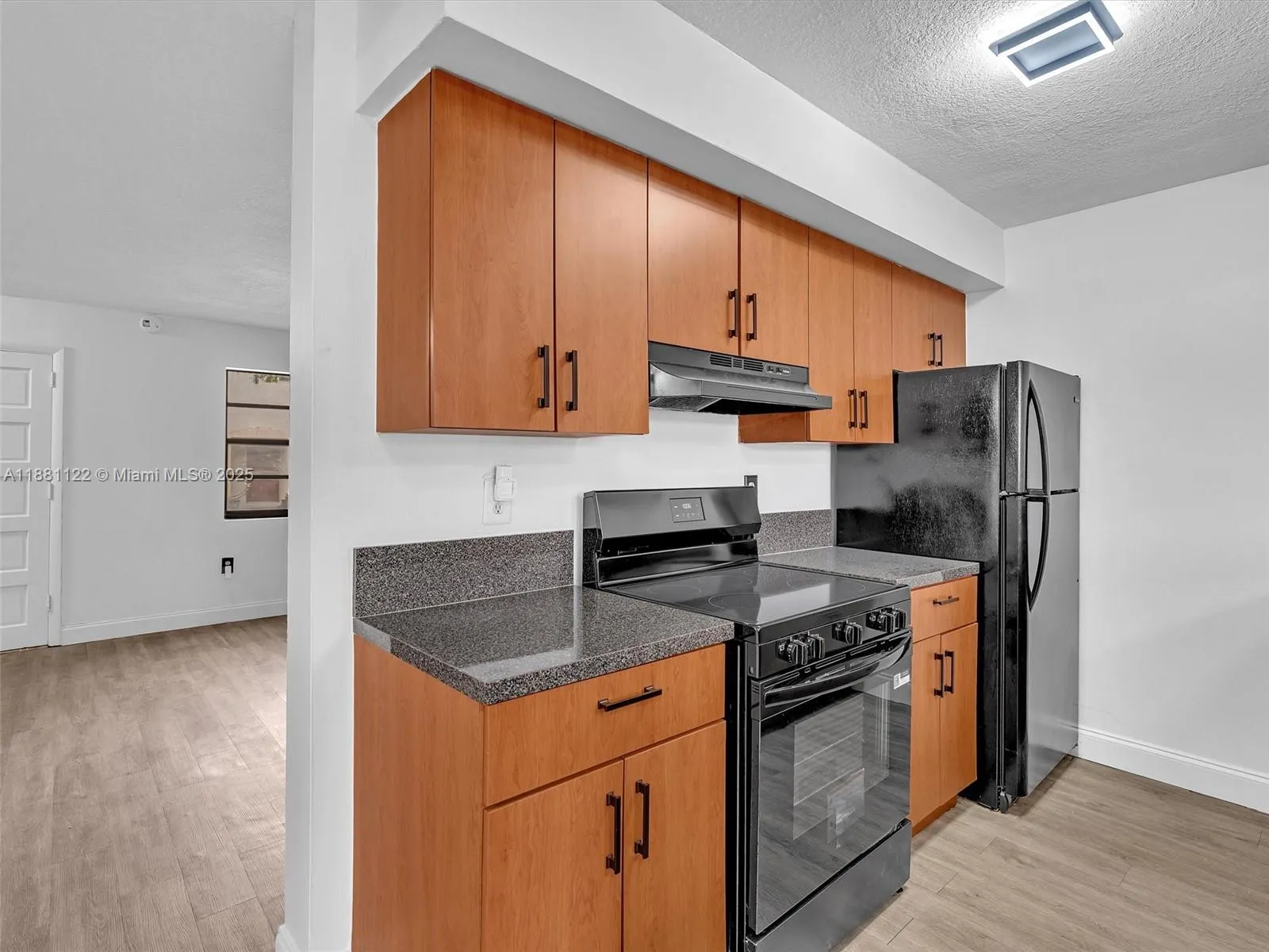 3911 SW 52nd Ave, #4-1