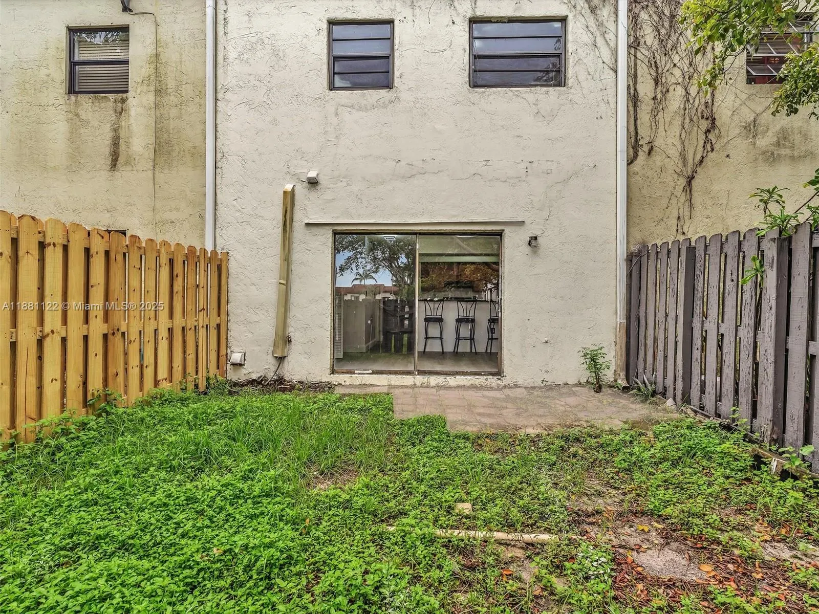 3911 SW 52nd Ave, #4-1
