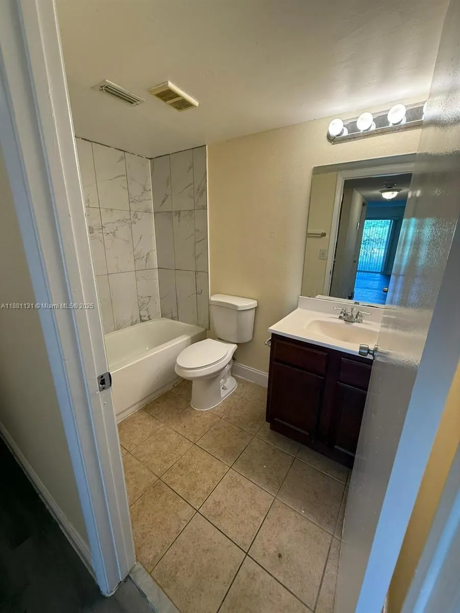 7650 Westwood Dr, #509