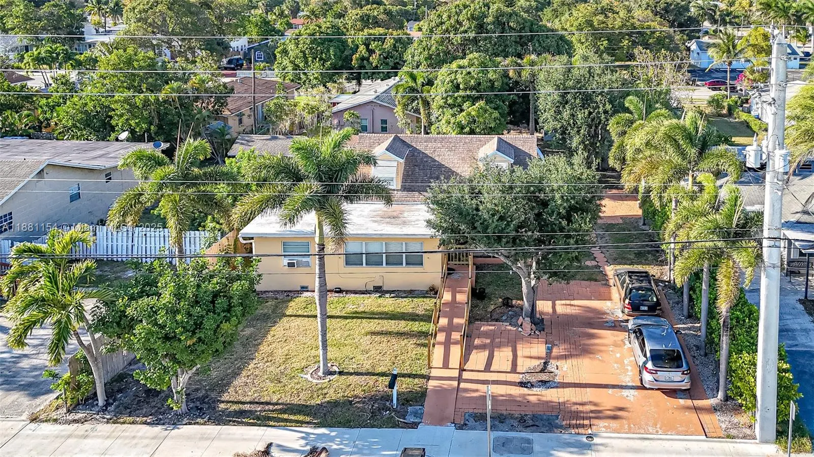 619 SW 10th St